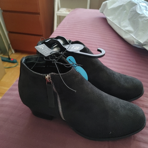 Booties - Picture 2 of 3